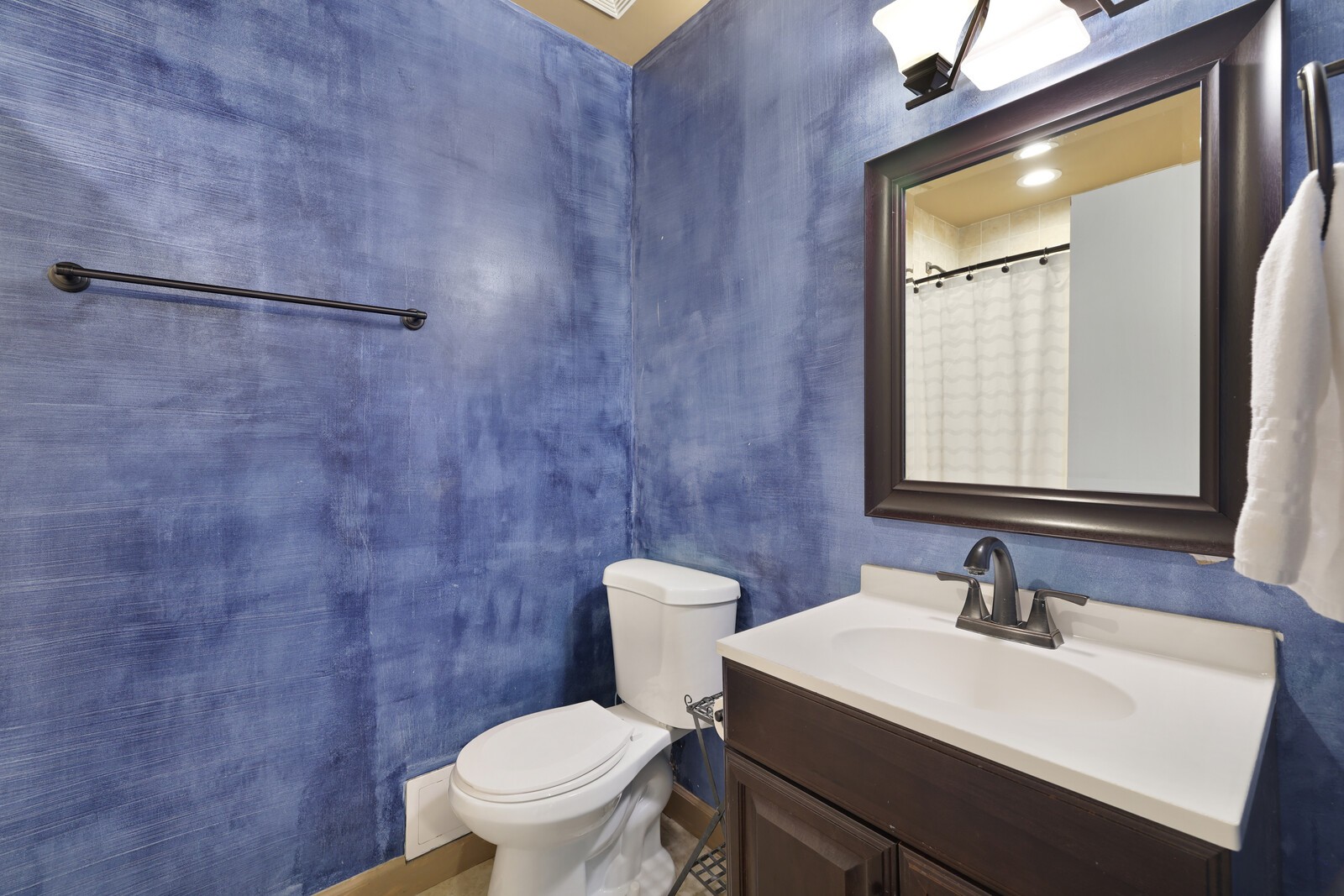 313 Canberra Ct