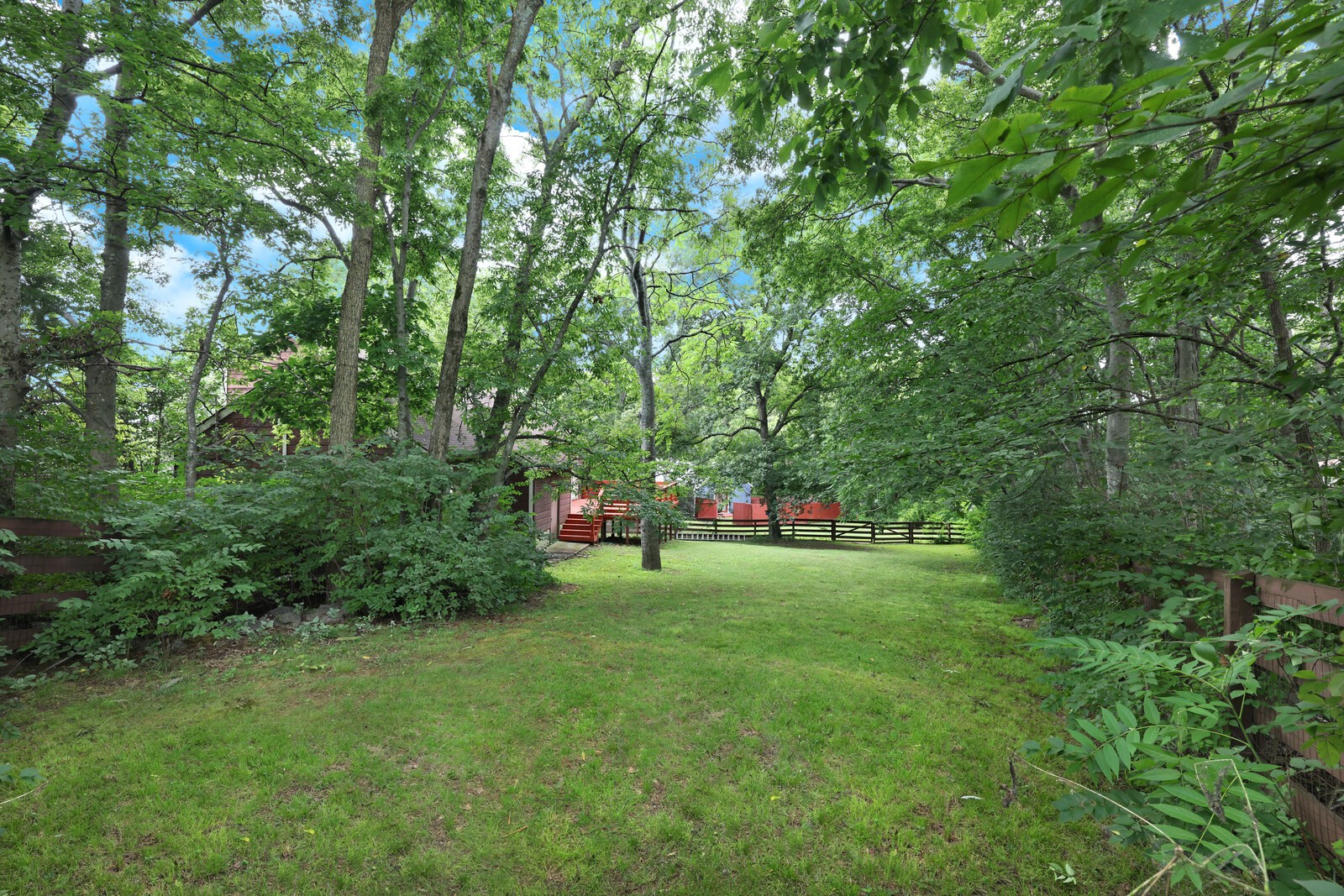 313 Canberra Ct