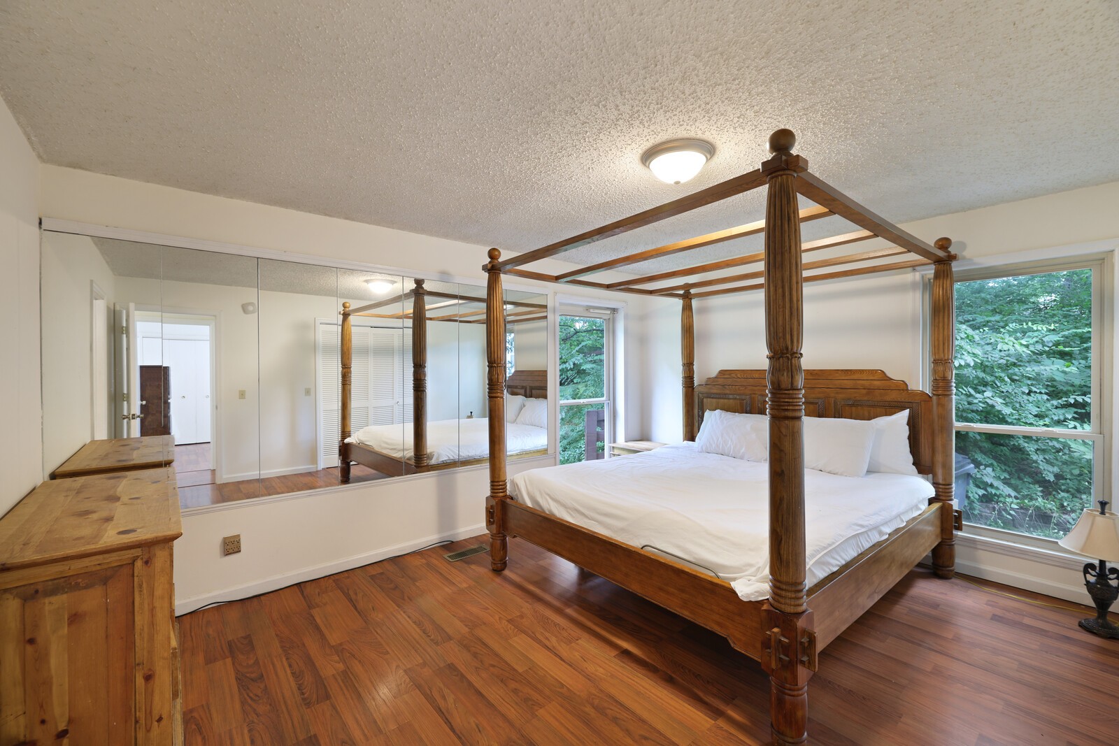 313 Canberra Ct