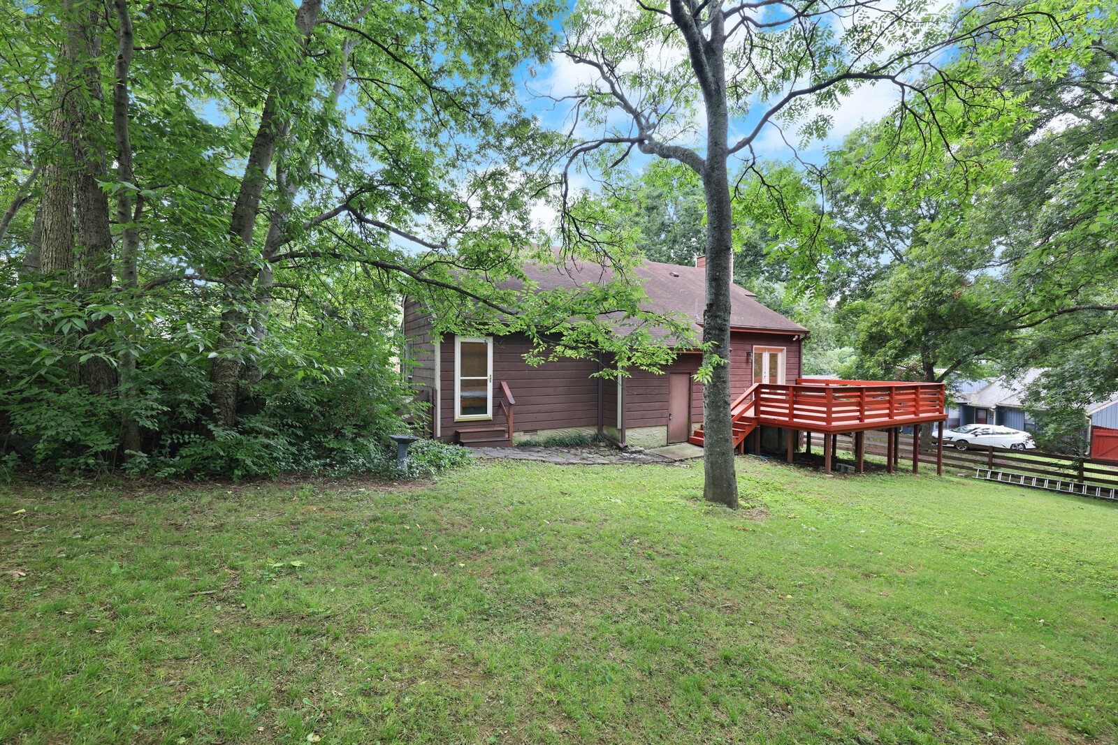 313 Canberra Ct