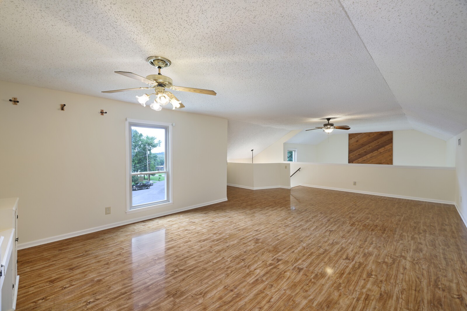 313 Canberra Ct