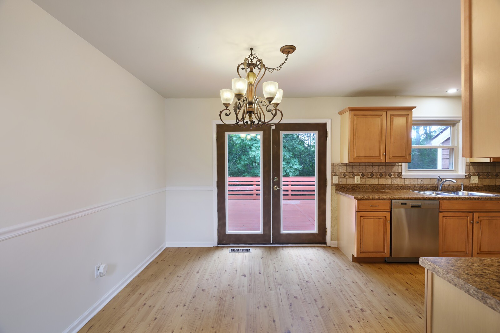 313 Canberra Ct