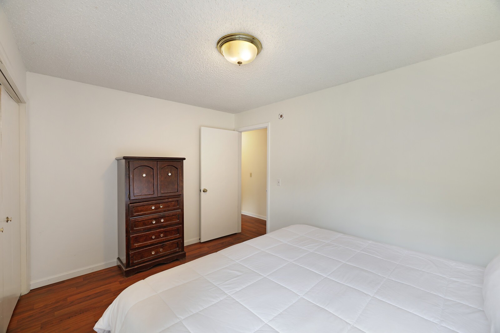 313 Canberra Ct