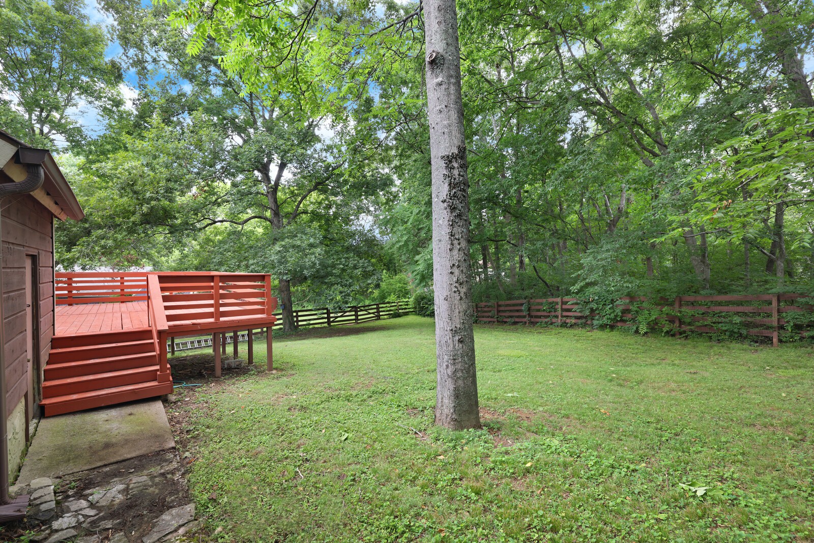 313 Canberra Ct