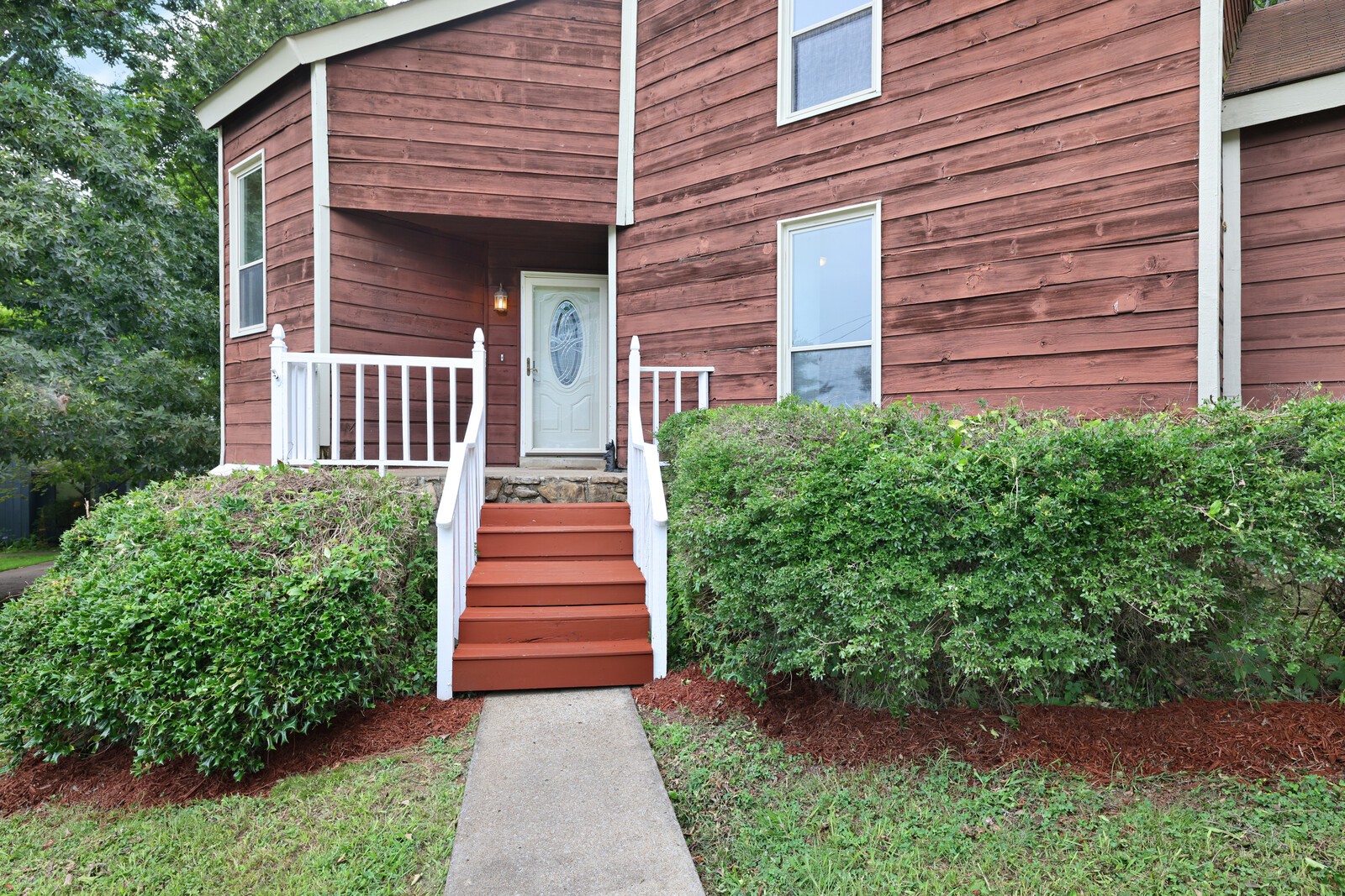 313 Canberra Ct