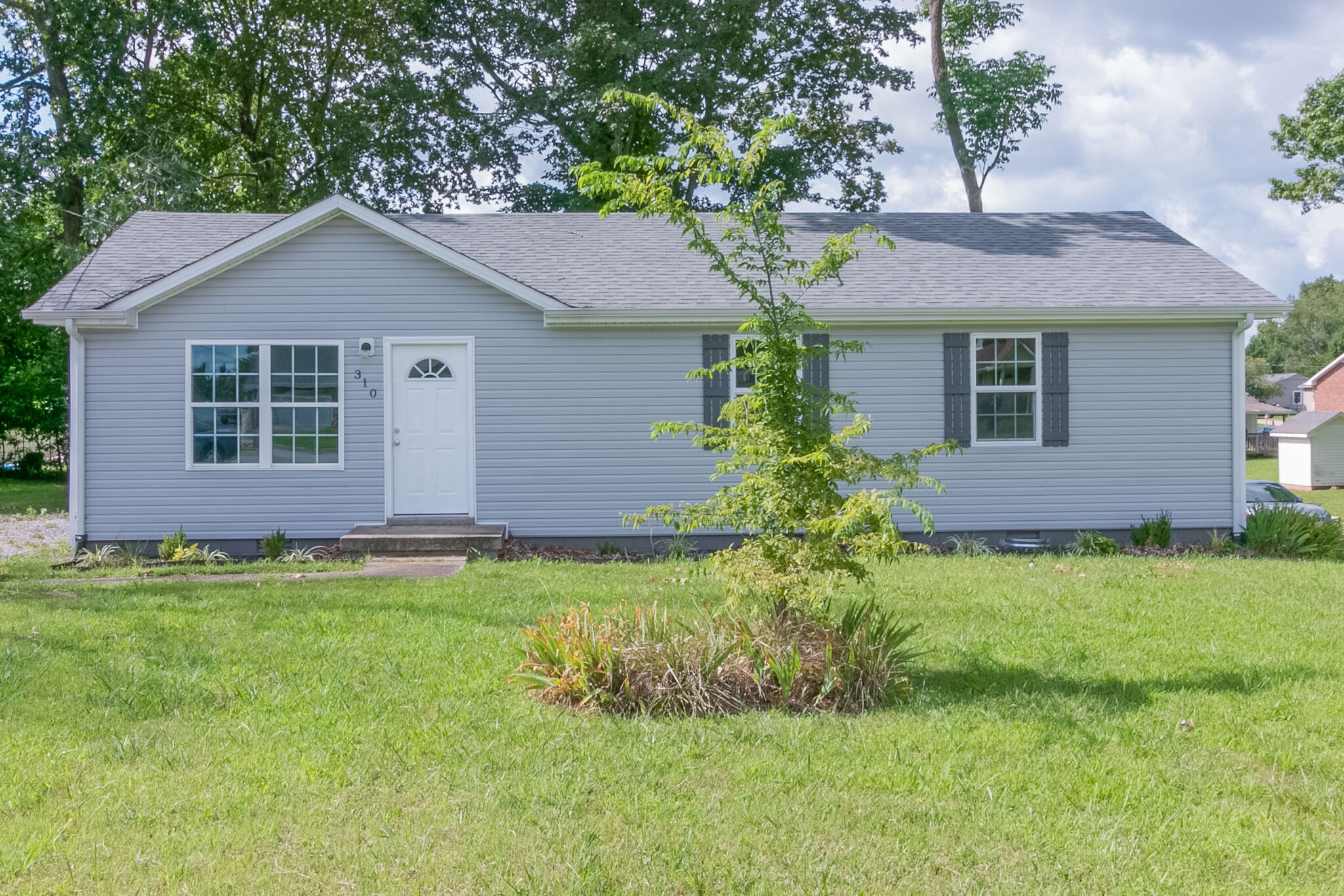 310 Cunningham Ln