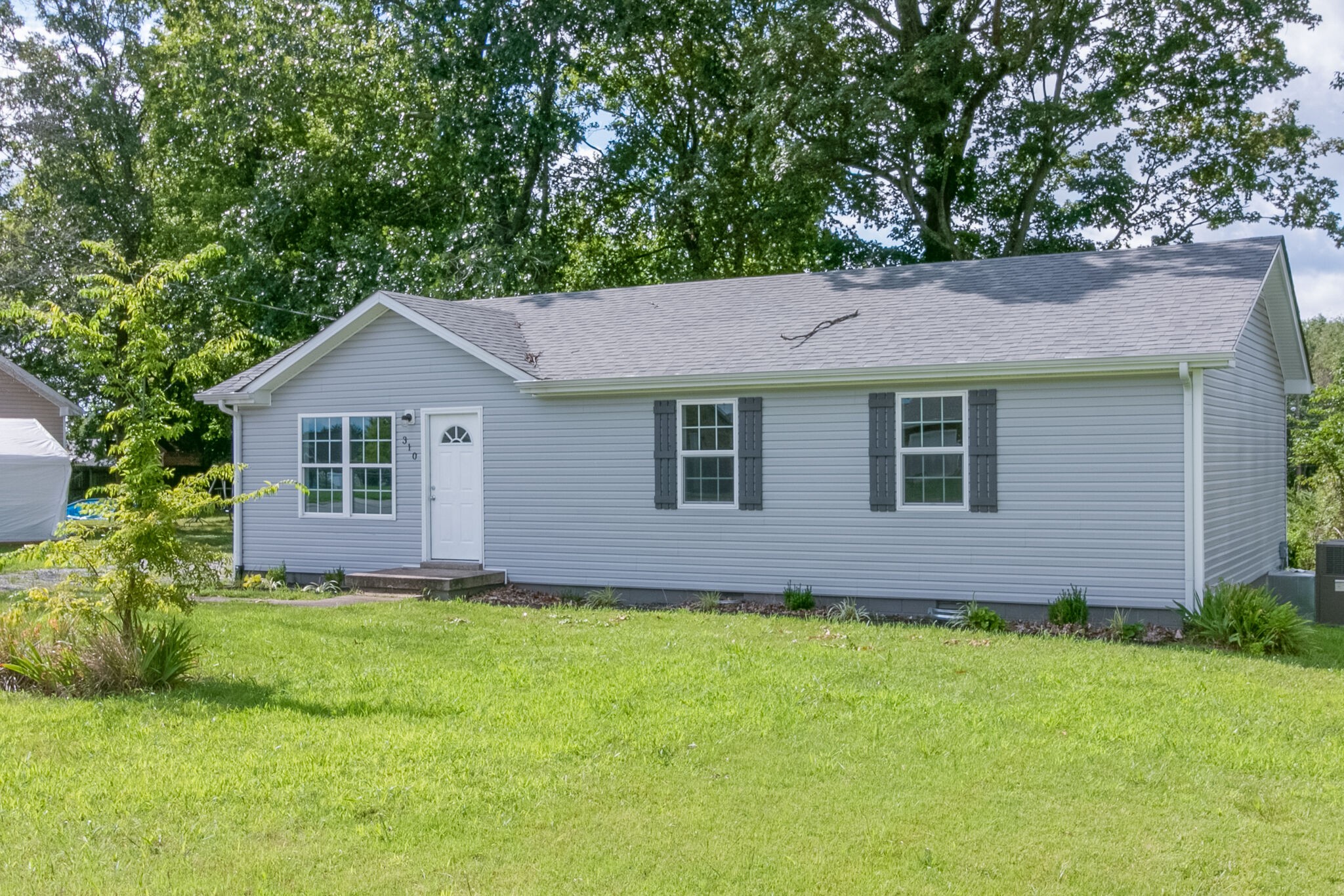 310 Cunningham Ln