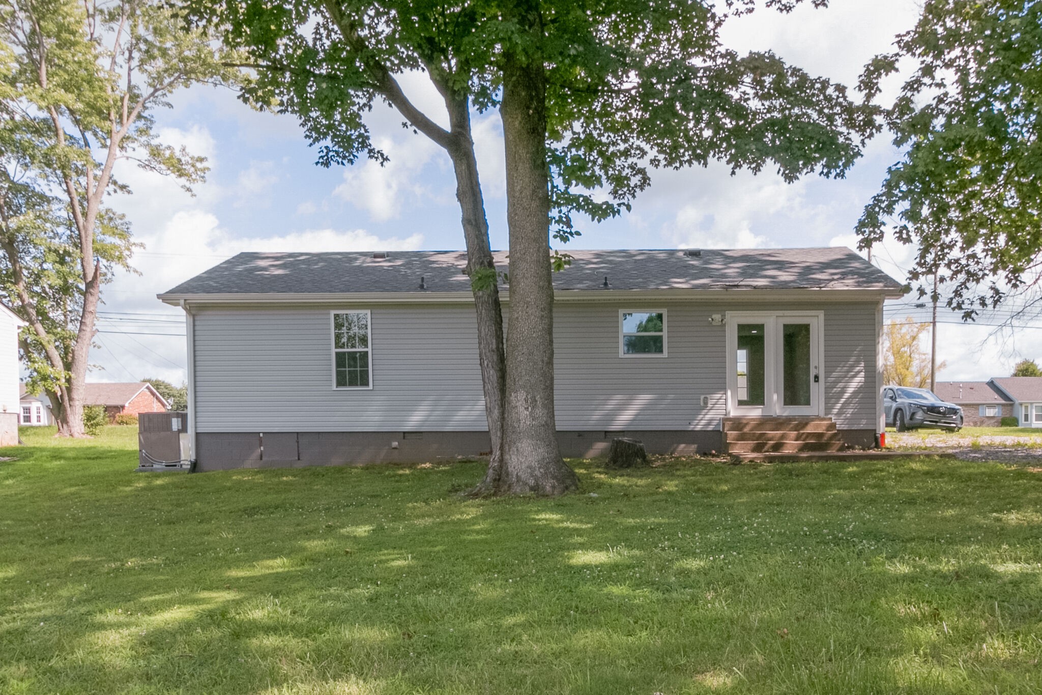 310 Cunningham Ln