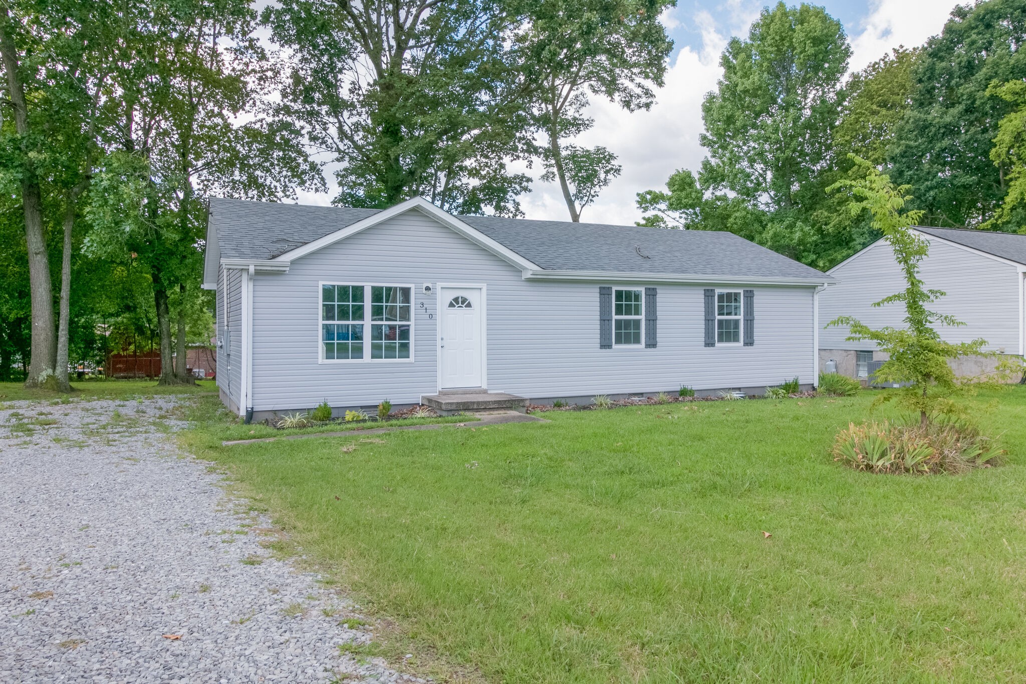 310 Cunningham Ln