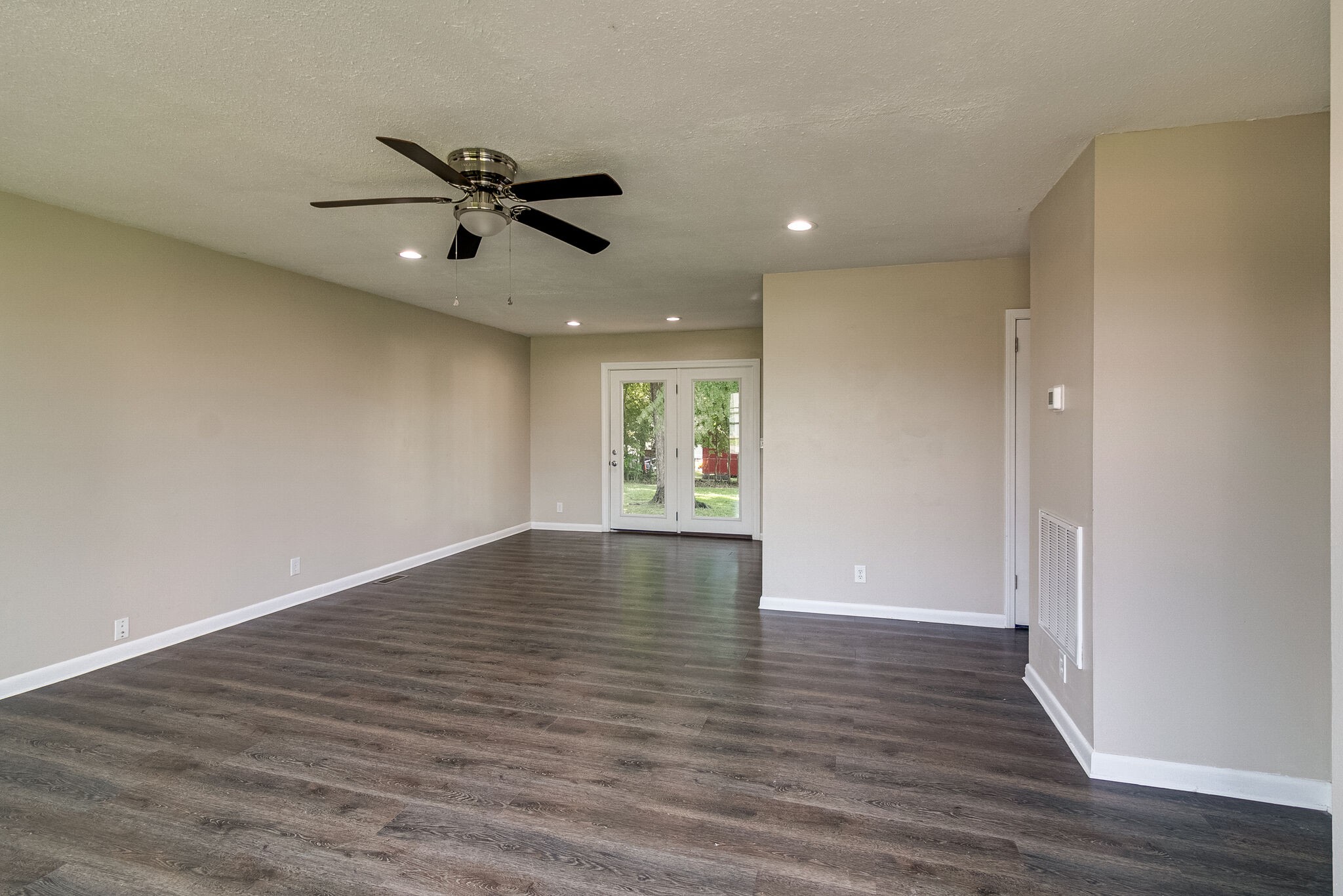 310 Cunningham Ln