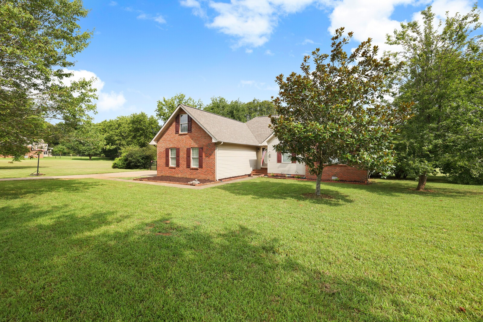 3310 Middleton Dr