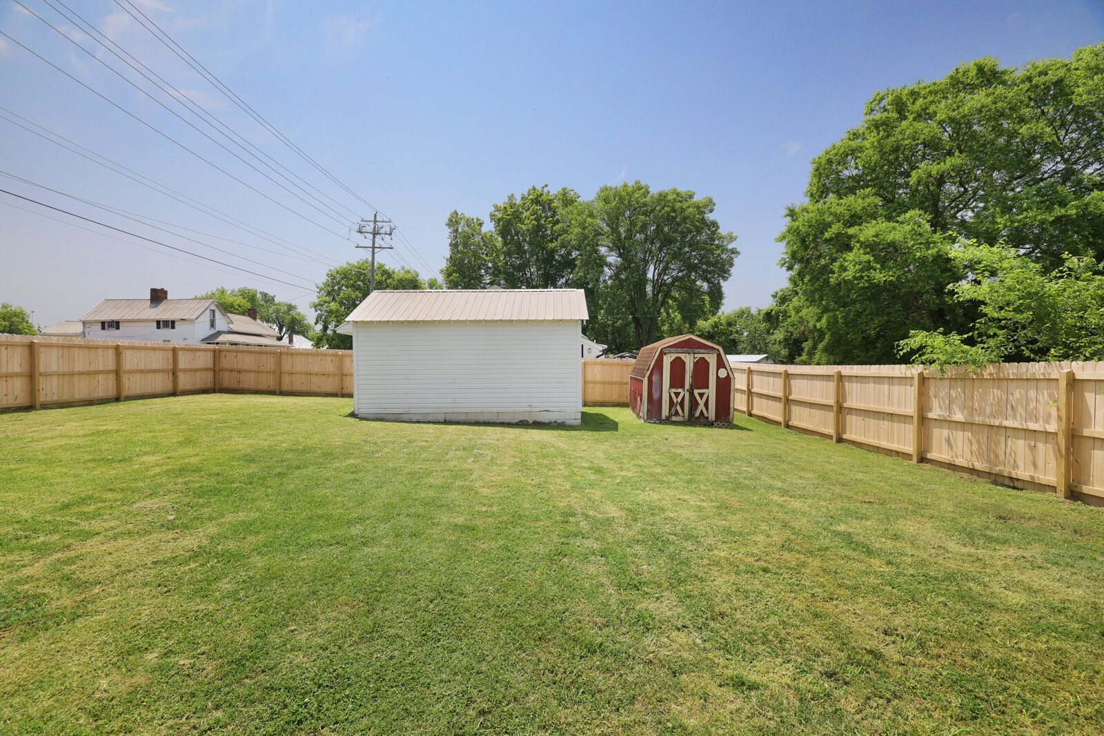 225 E Winchester St