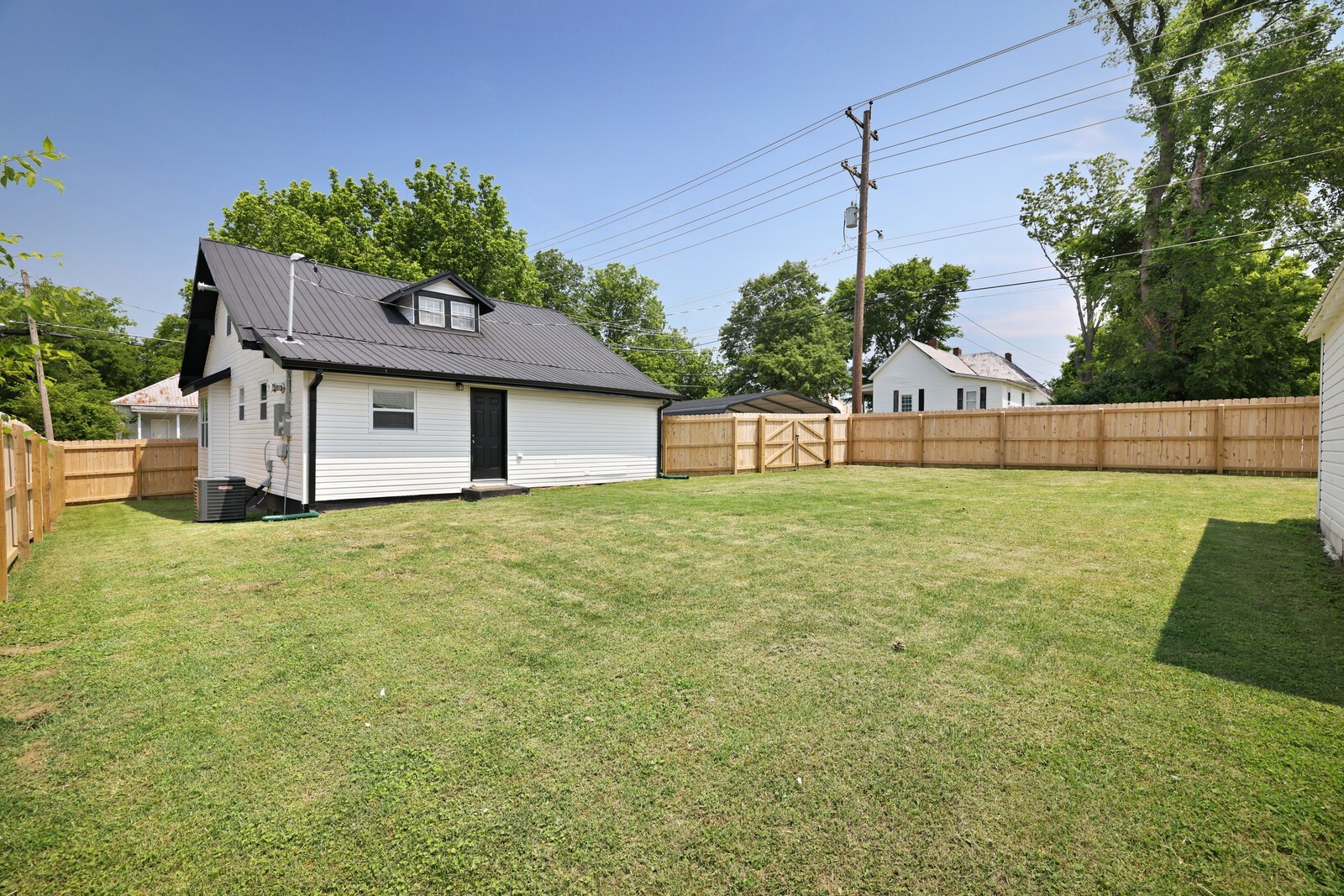 225 E Winchester St