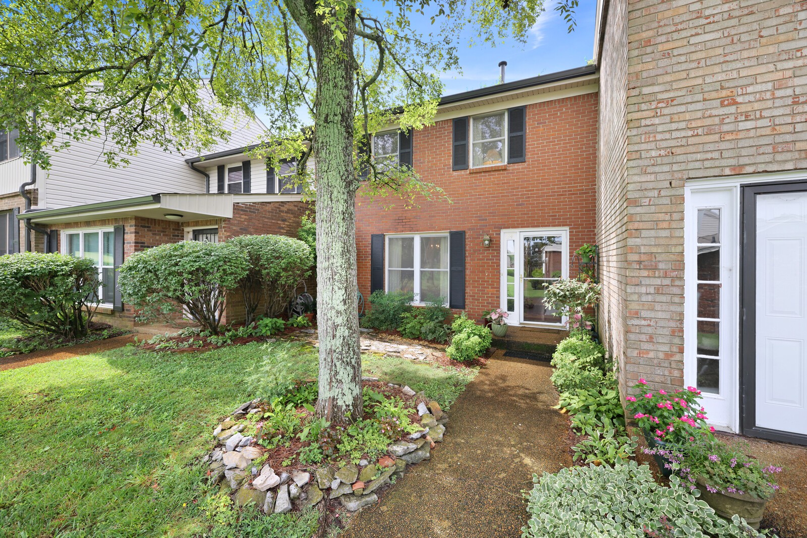 4001 Anderson Rd Unit: K24