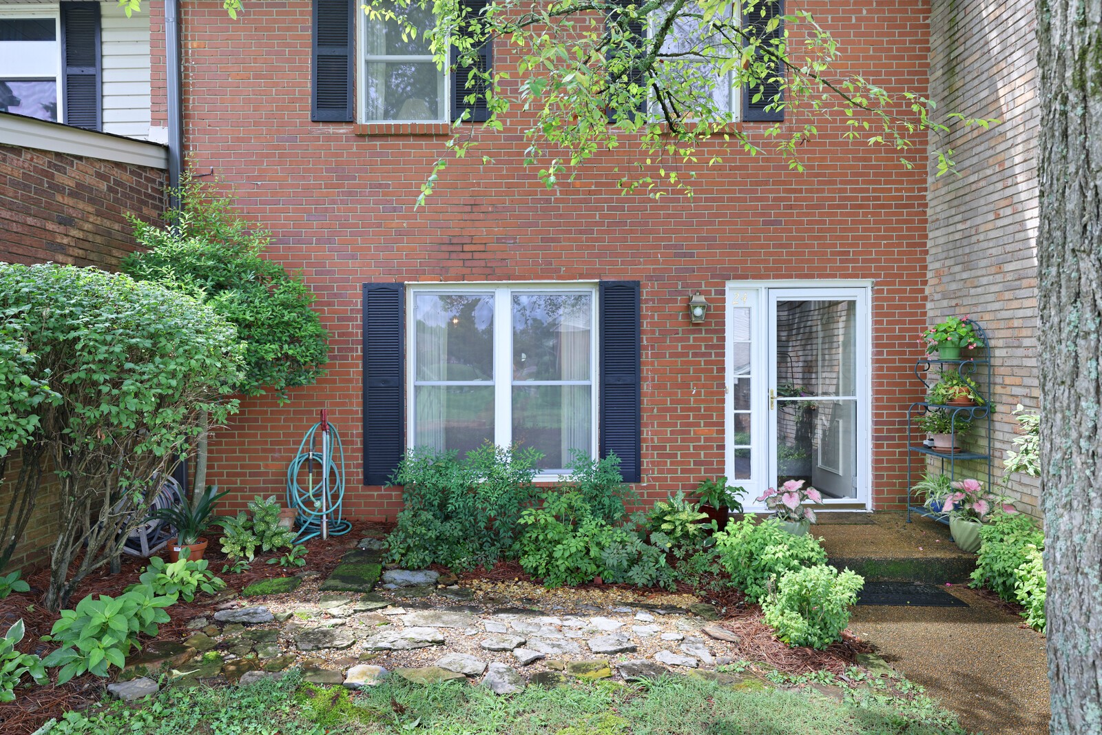4001 Anderson Rd Unit: K24