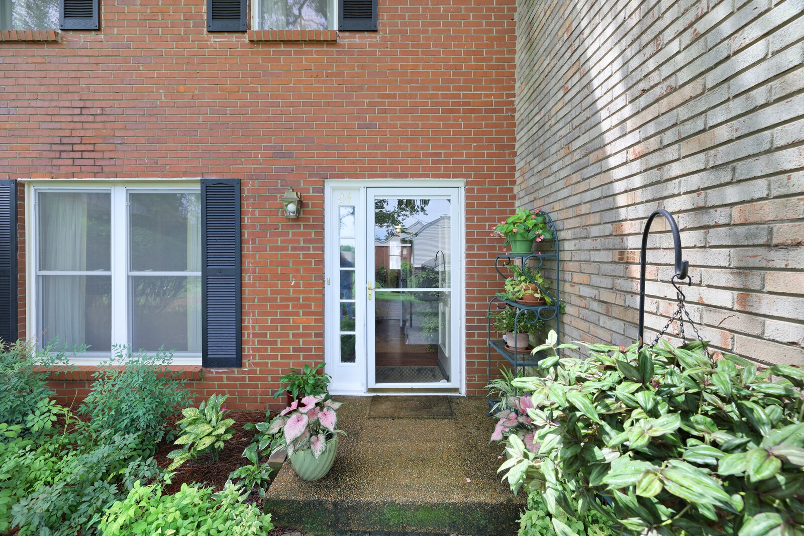 4001 Anderson Rd Unit: K24