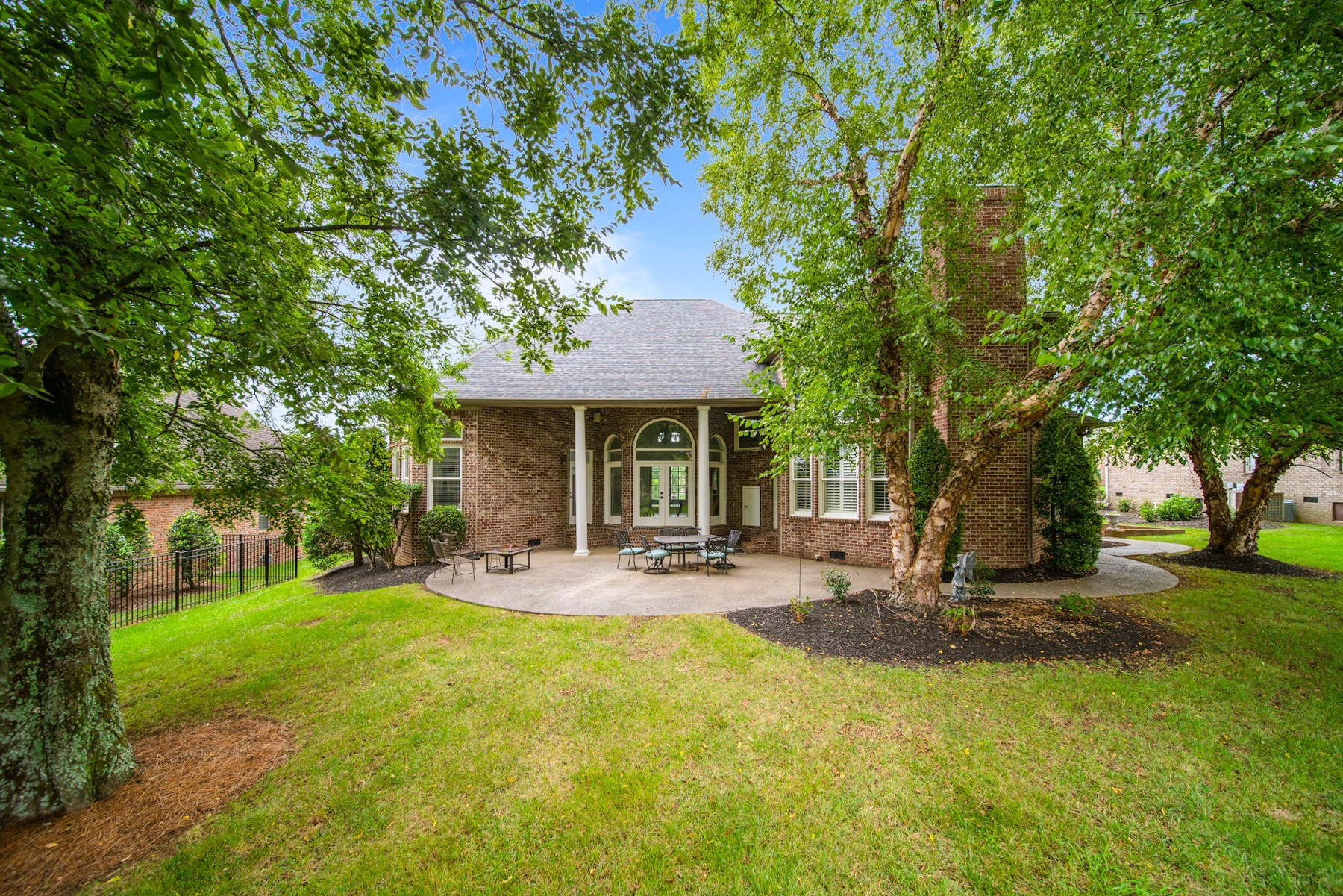 425 Ridgecrest Ln