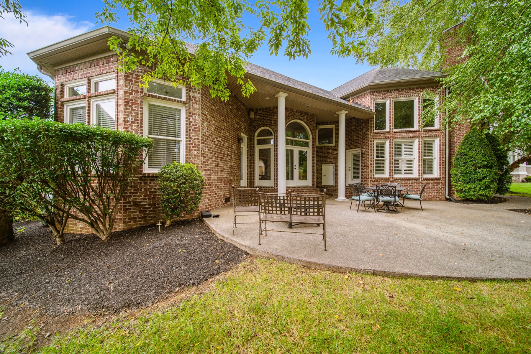 425 Ridgecrest Ln