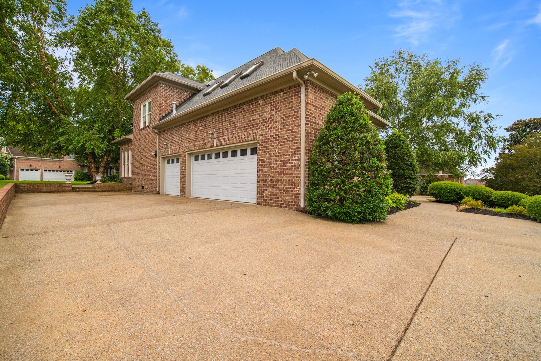 425 Ridgecrest Ln