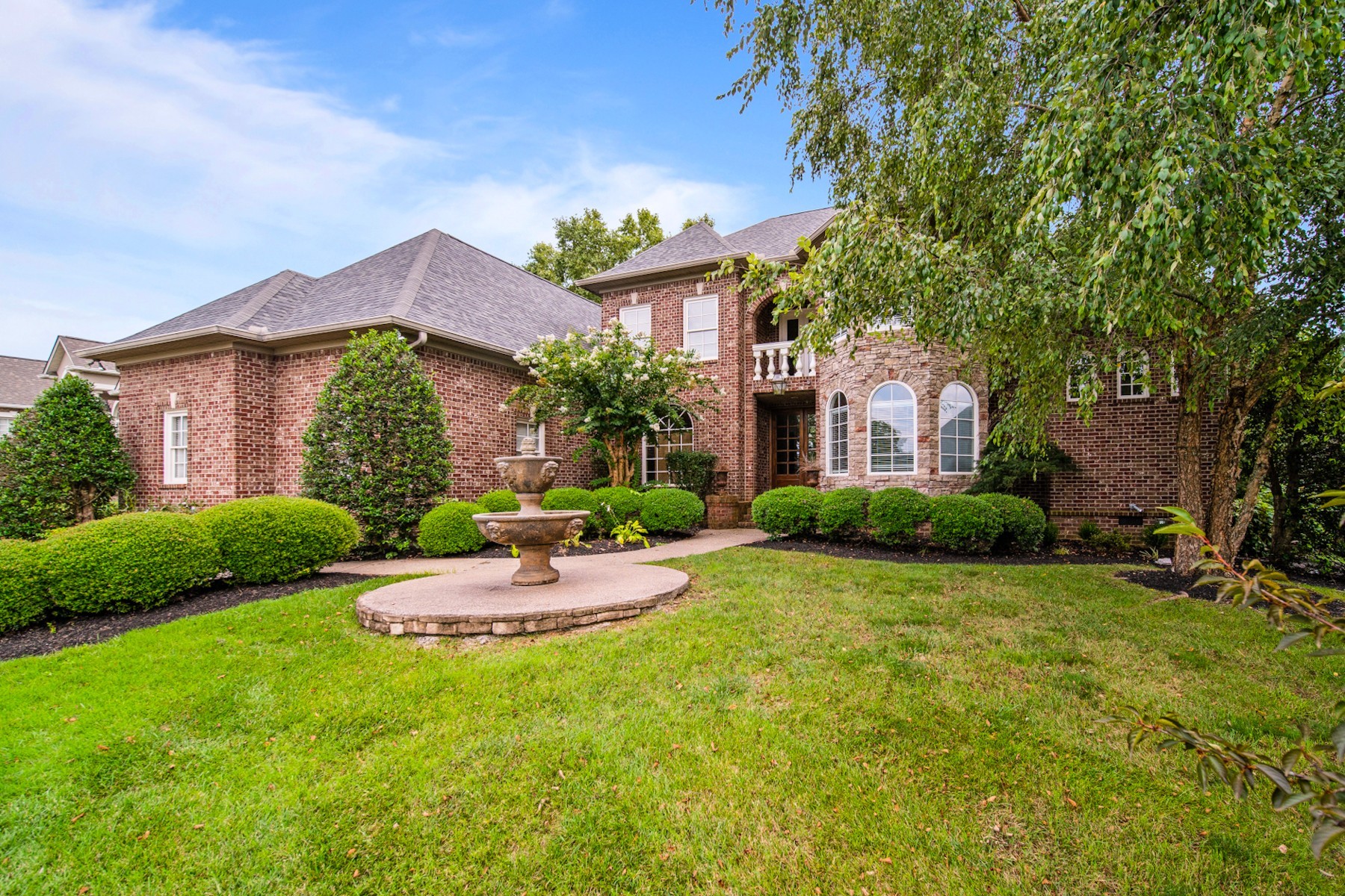 425 Ridgecrest Ln
