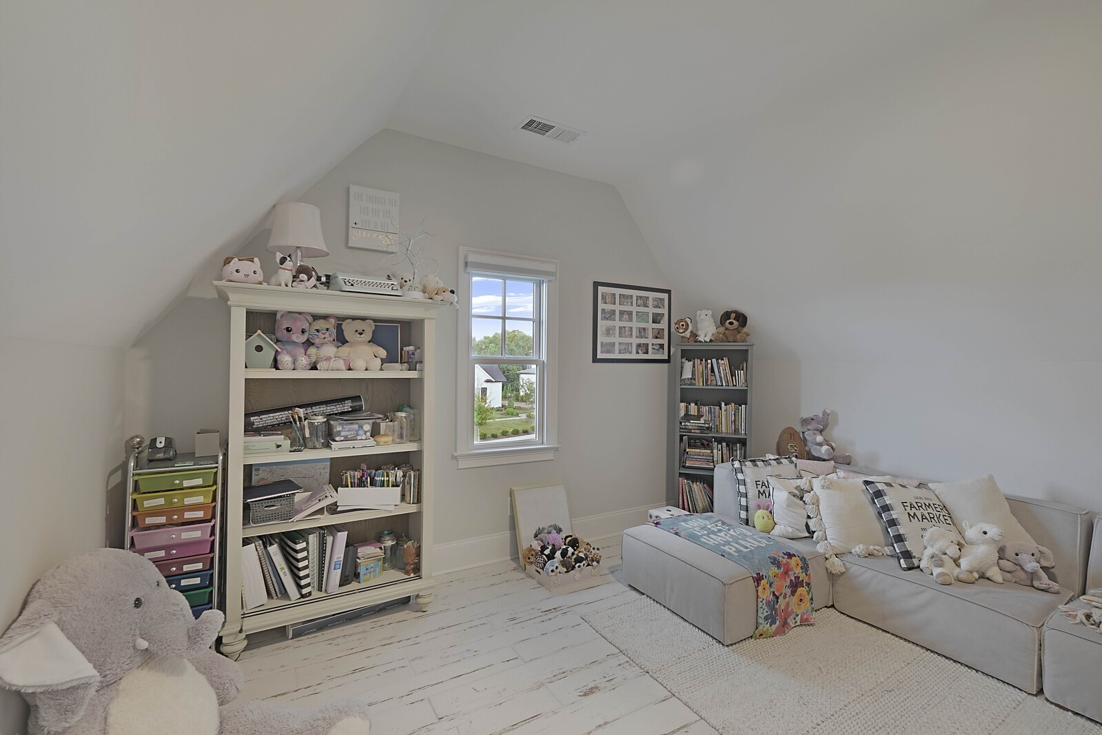 9227 Lehigh Dr