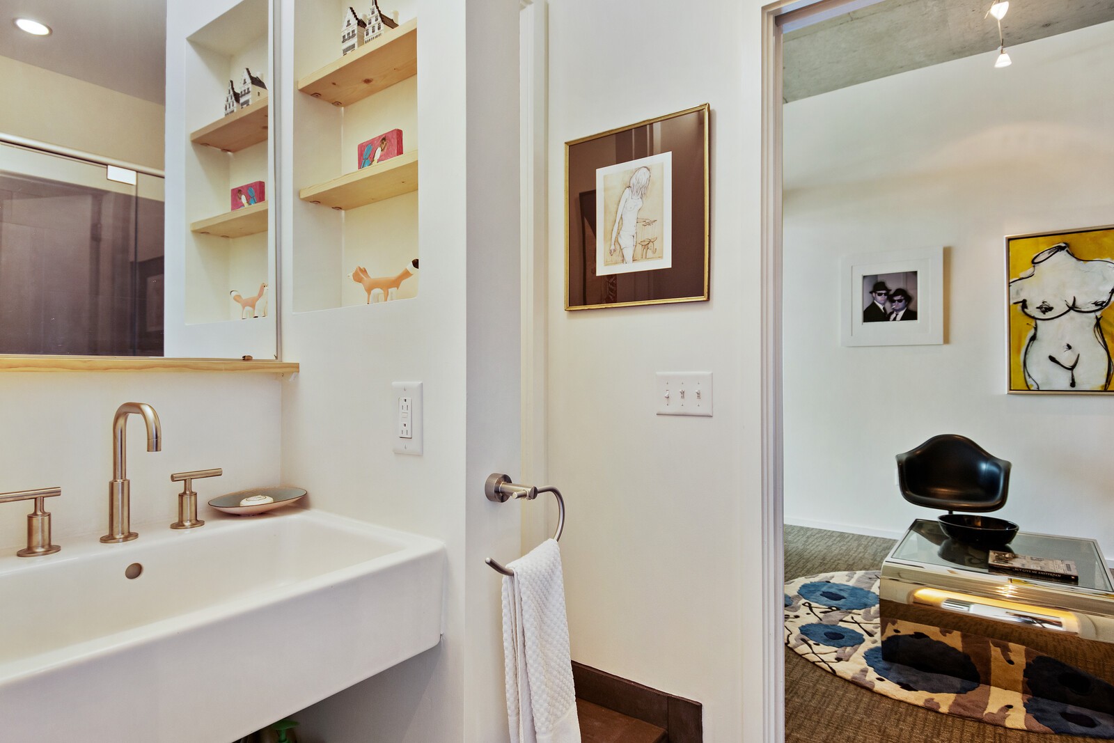 700 12th Ave, S Unit: 812