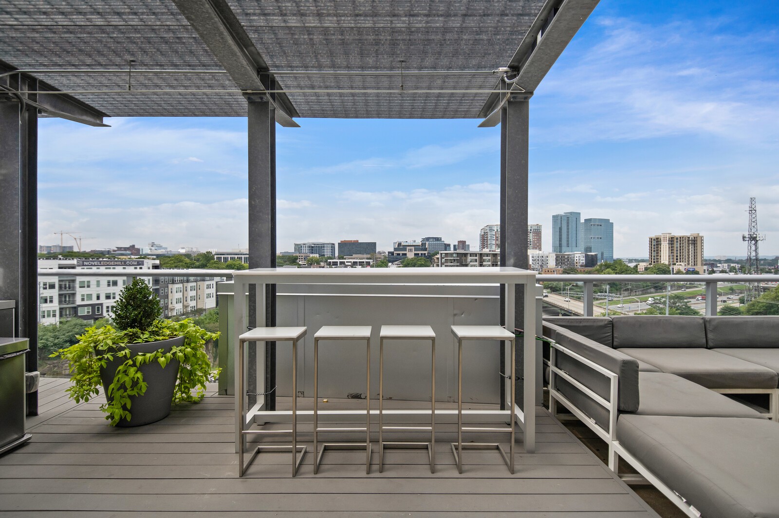 700 12th Ave, S Unit: 812