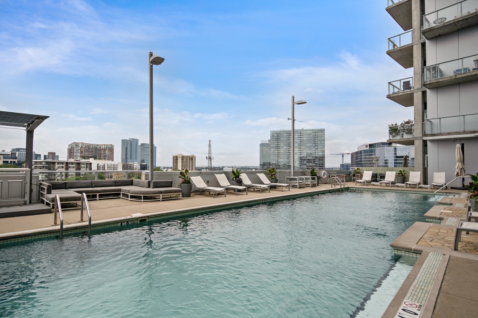 700 12th Ave, S Unit: 812