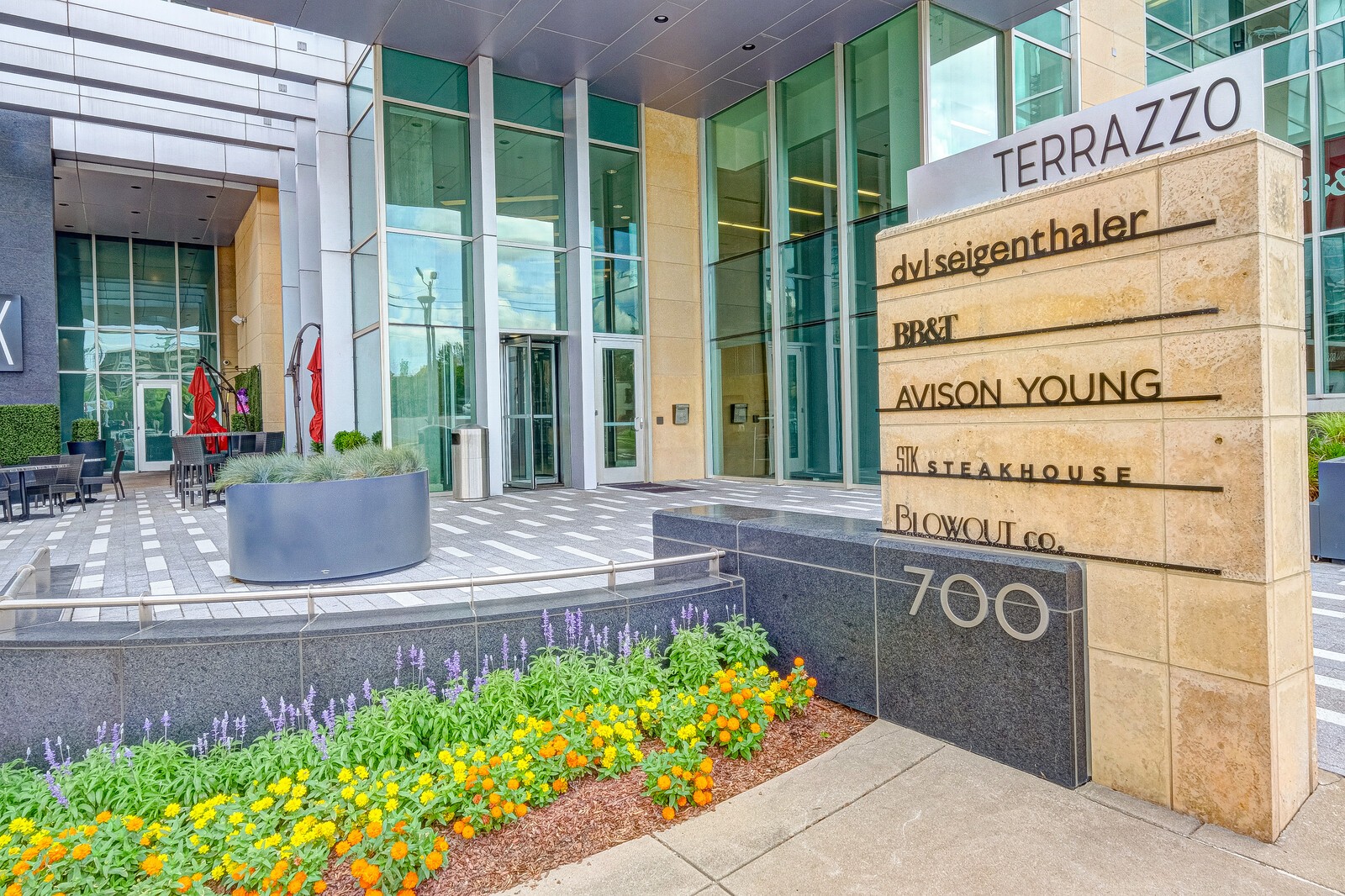 700 12th Ave, S Unit: 812