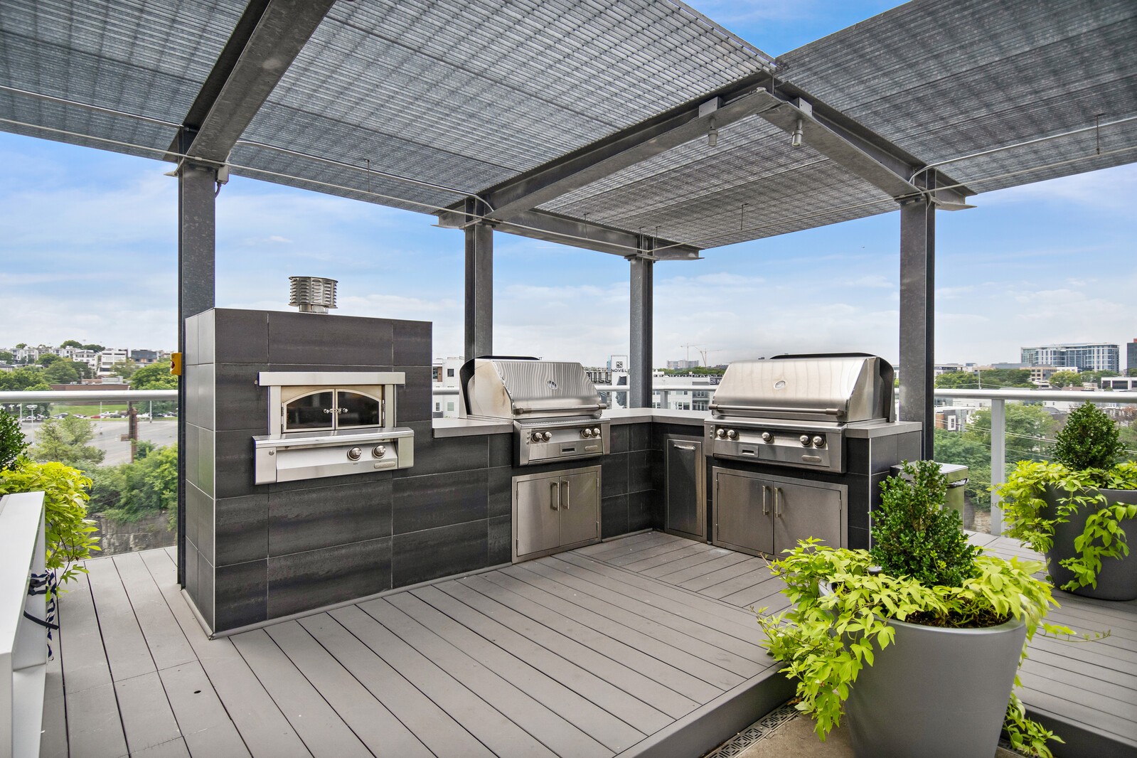 700 12th Ave, S Unit: 812