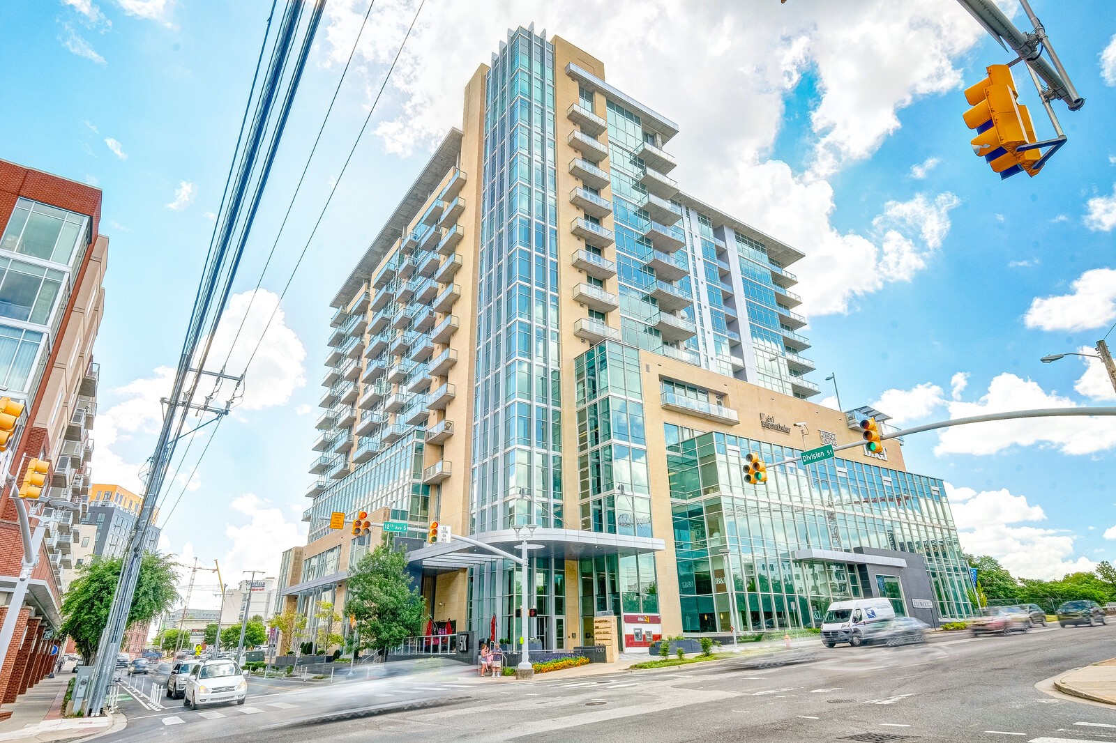700 12th Ave, S Unit: 812