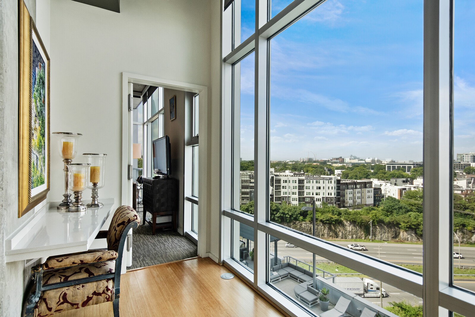 700 12th Ave, S Unit: 812