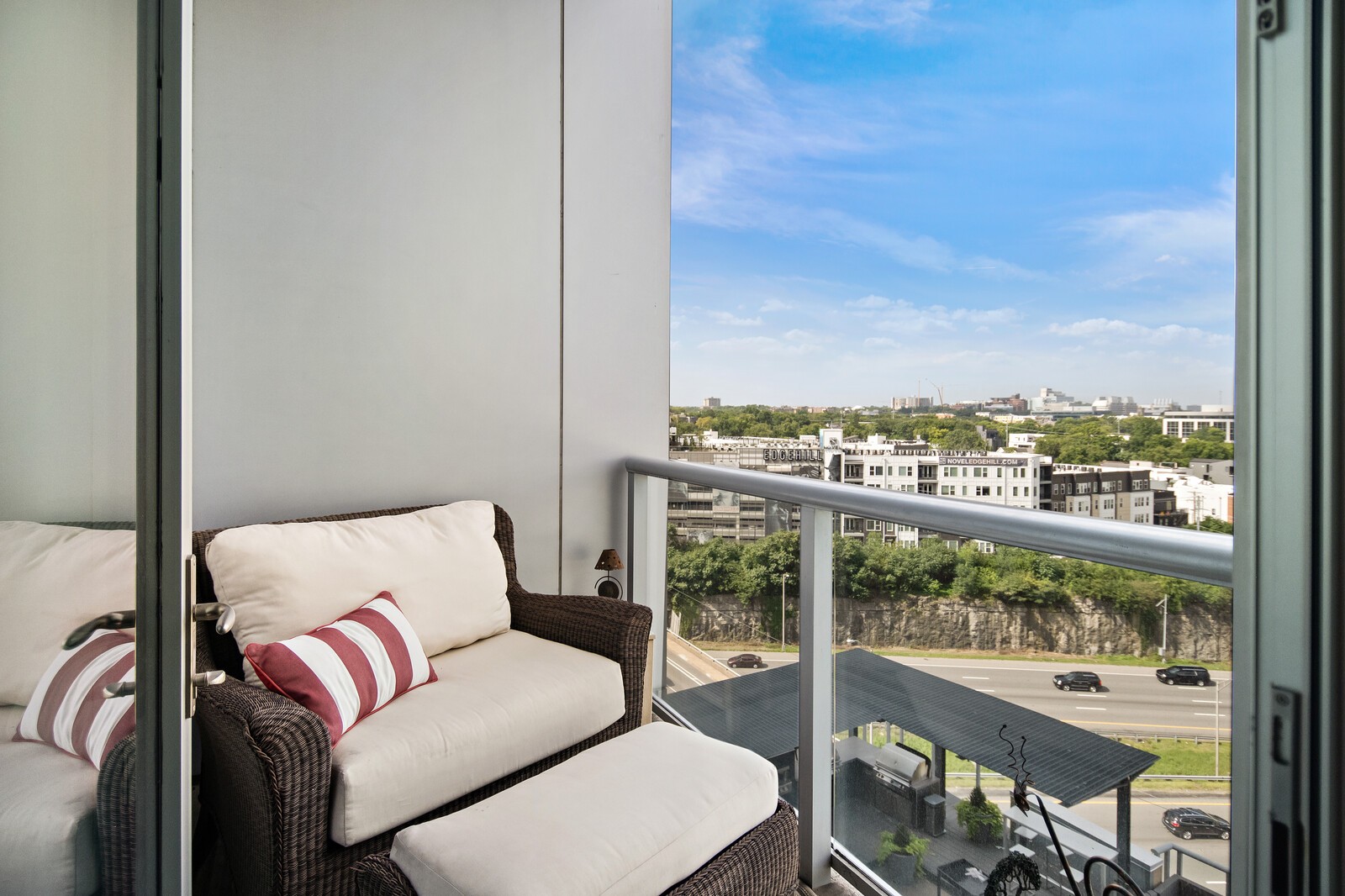 700 12th Ave, S Unit: 812