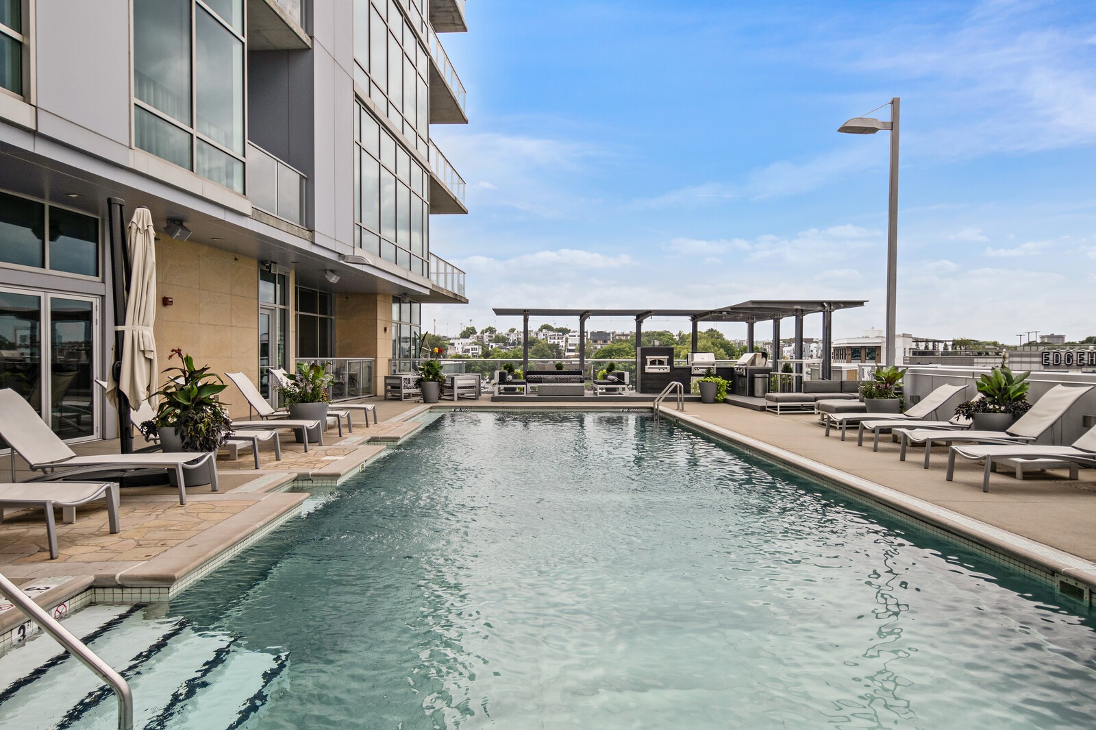 700 12th Ave, S Unit: 812