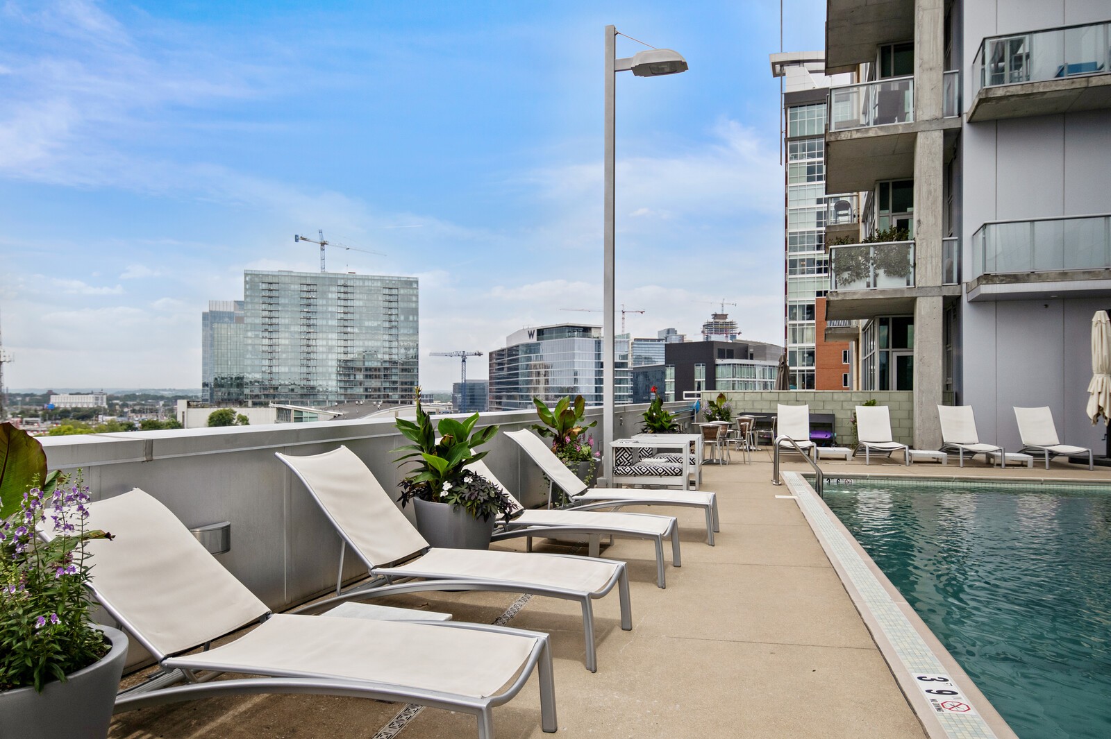 700 12th Ave, S Unit: 812