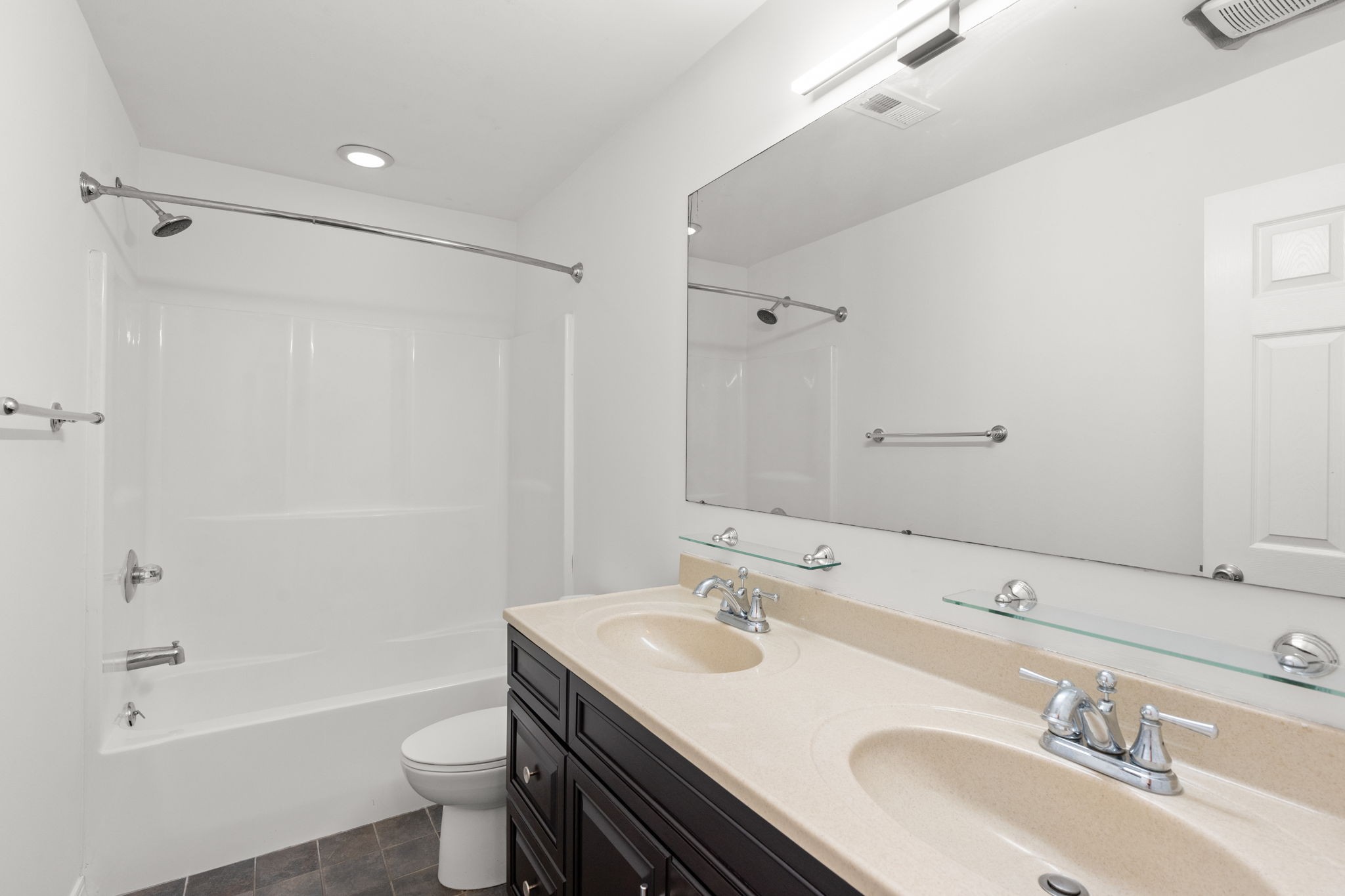 4425 Westlawn Dr Unit: B301