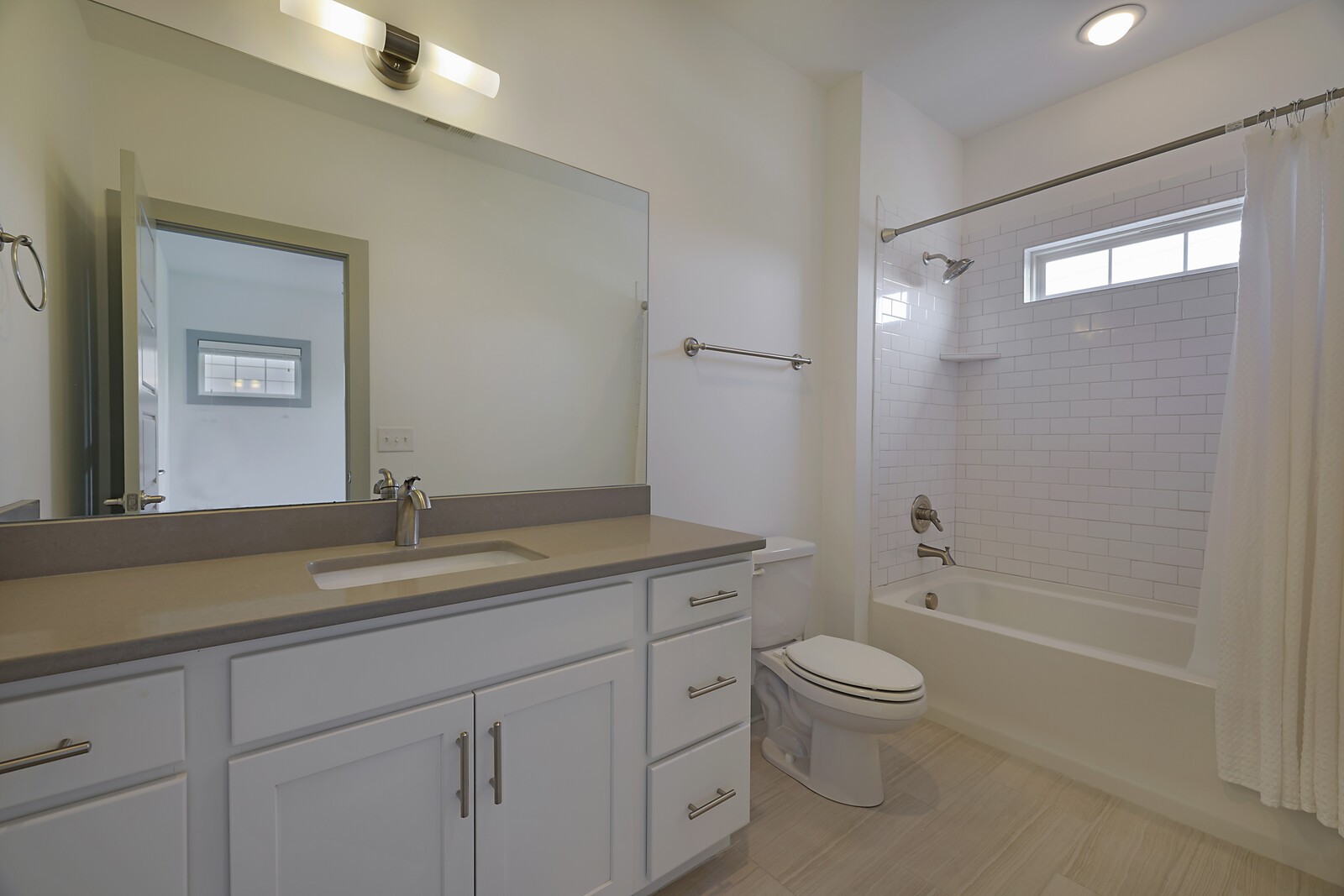 2324 Riverside Dr Unit: 3