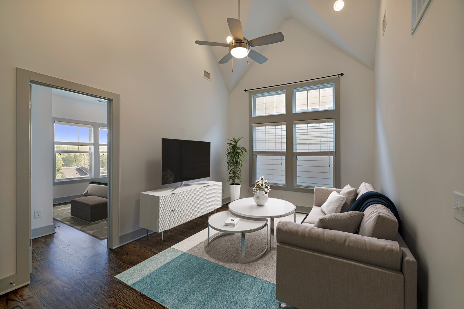 2324 Riverside Dr Unit: 3