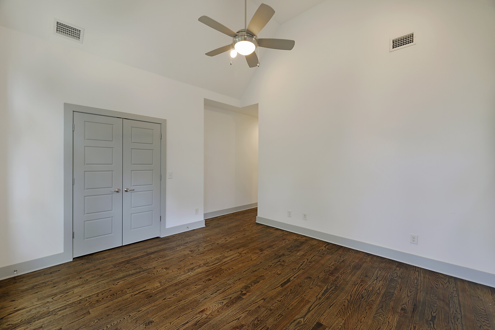 2324 Riverside Dr Unit: 3