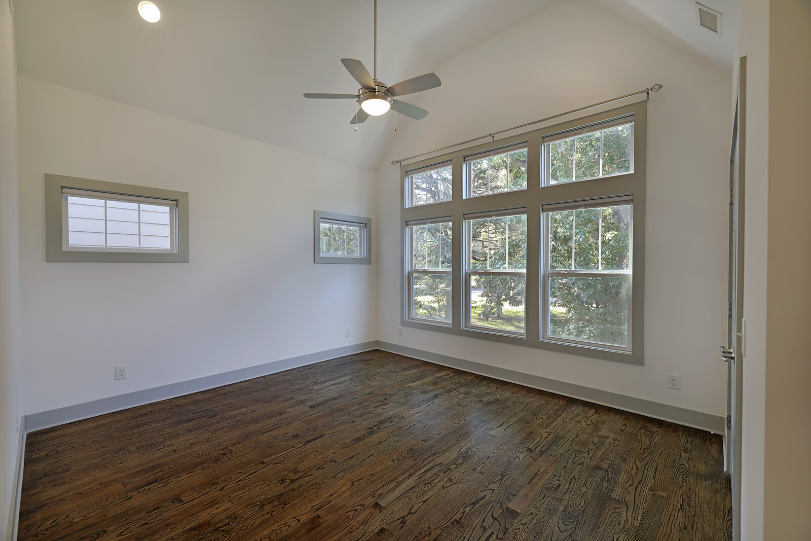 2324 Riverside Dr Unit: 3