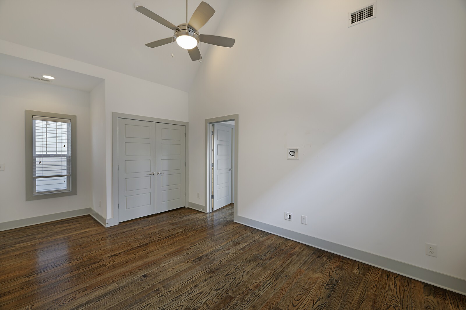 2324 Riverside Dr Unit: 3