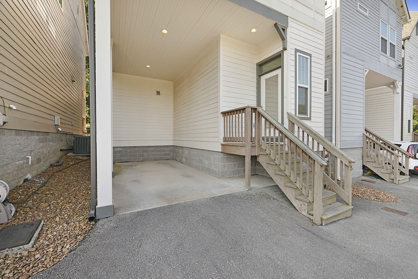 2324 Riverside Dr Unit: 3