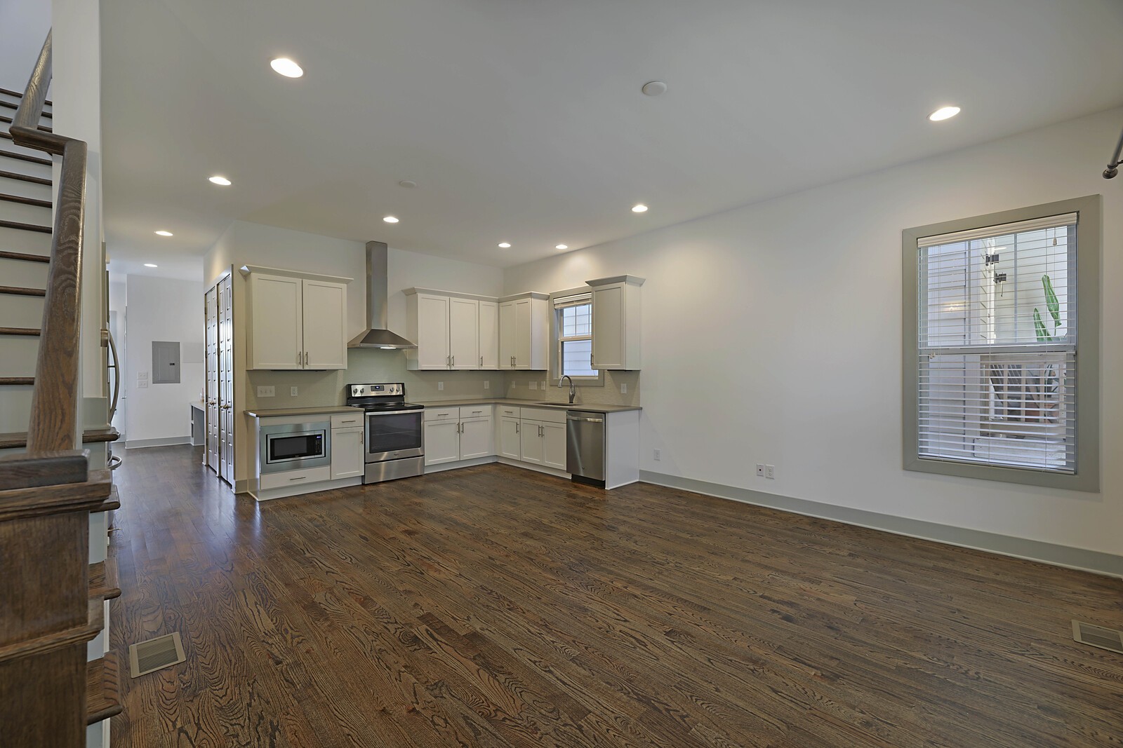 2324 Riverside Dr Unit: 3