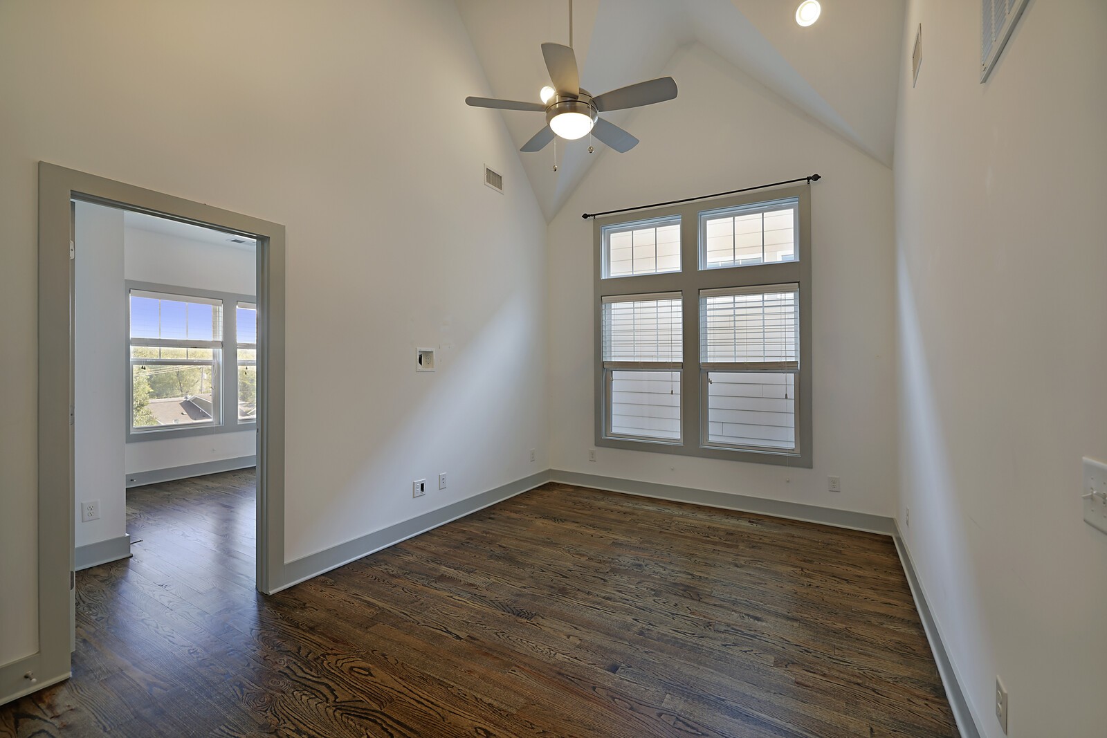 2324 Riverside Dr Unit: 3