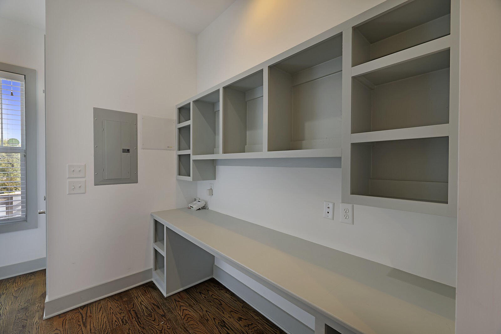 2324 Riverside Dr Unit: 3