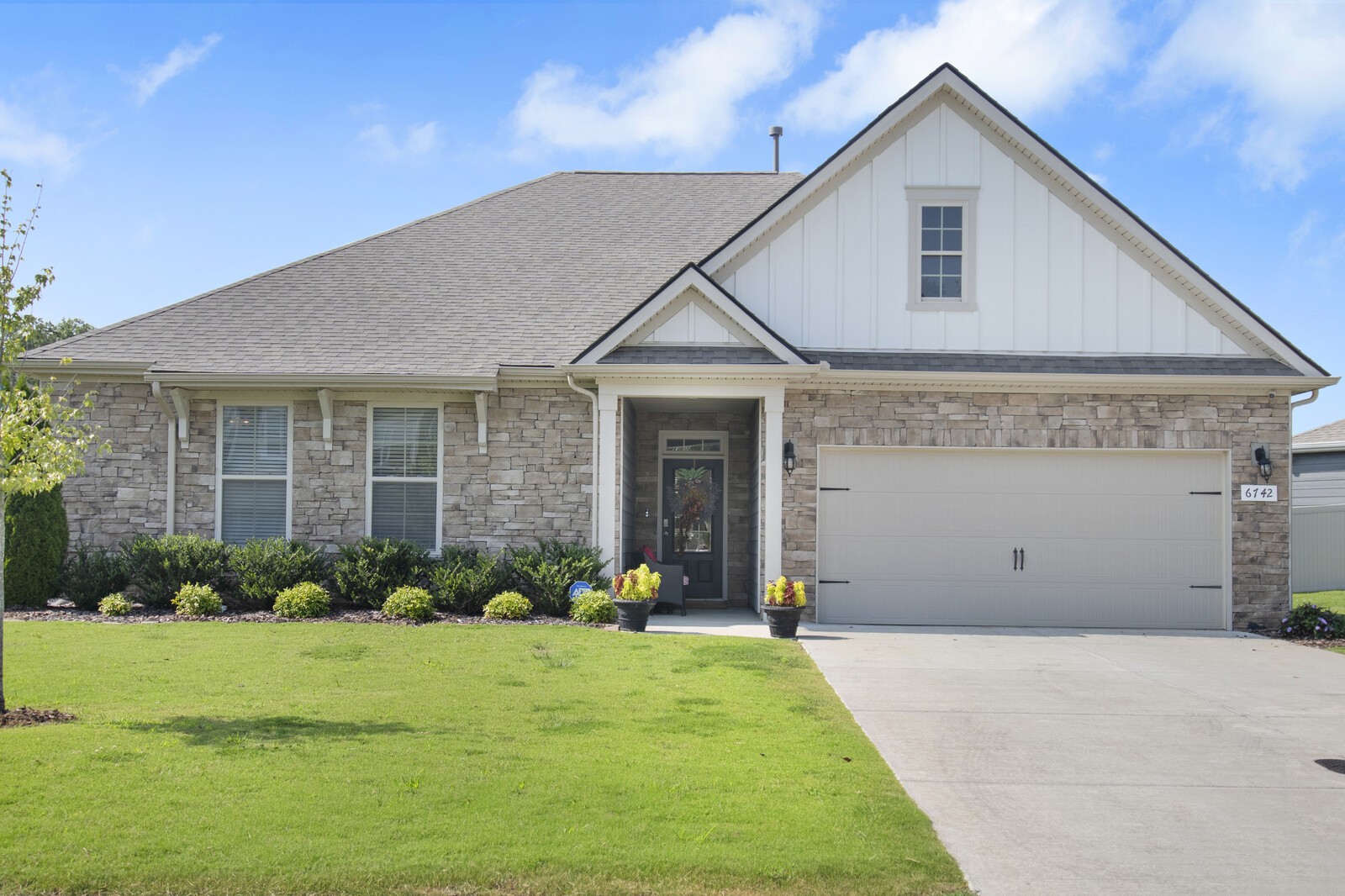 6742 Tulip Tree Dr
