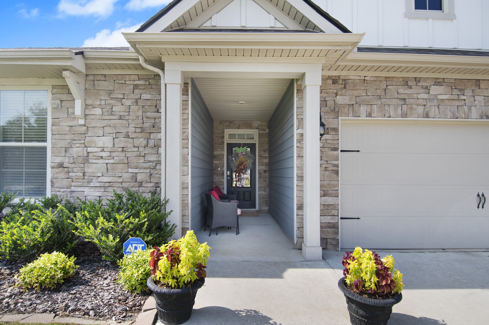 6742 Tulip Tree Dr