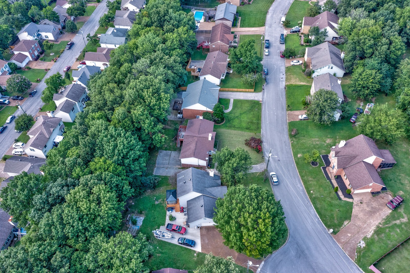 3128 Roundwood Forest Ln