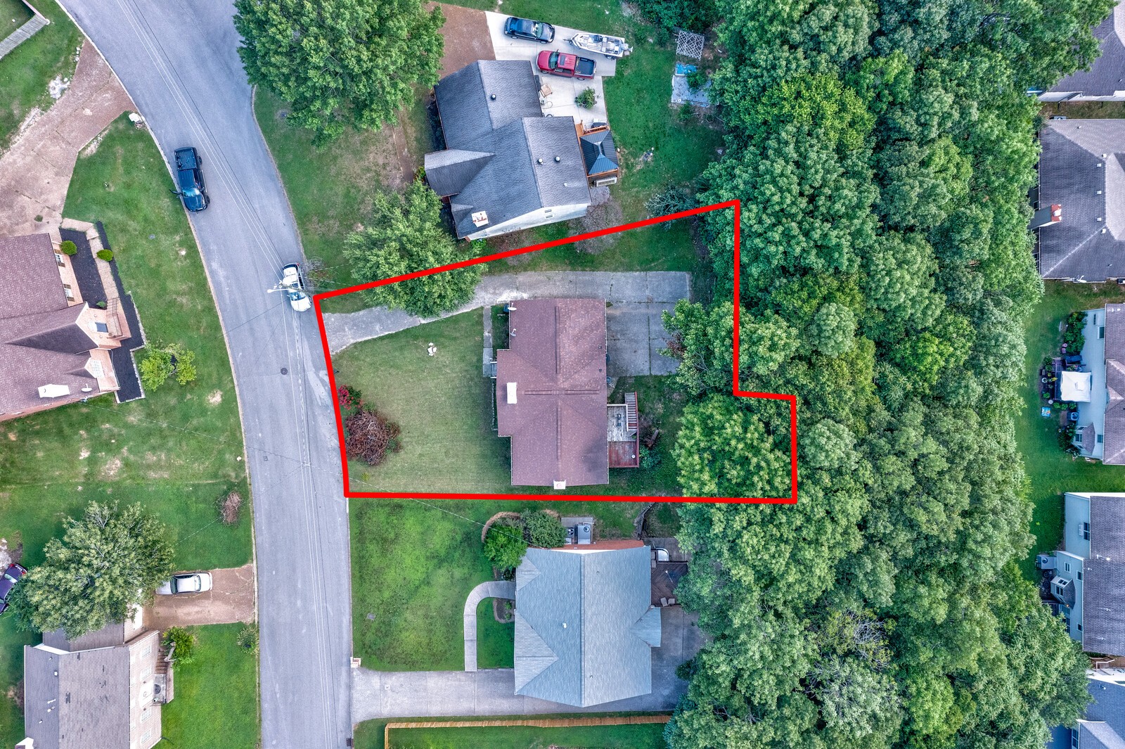 3128 Roundwood Forest Ln