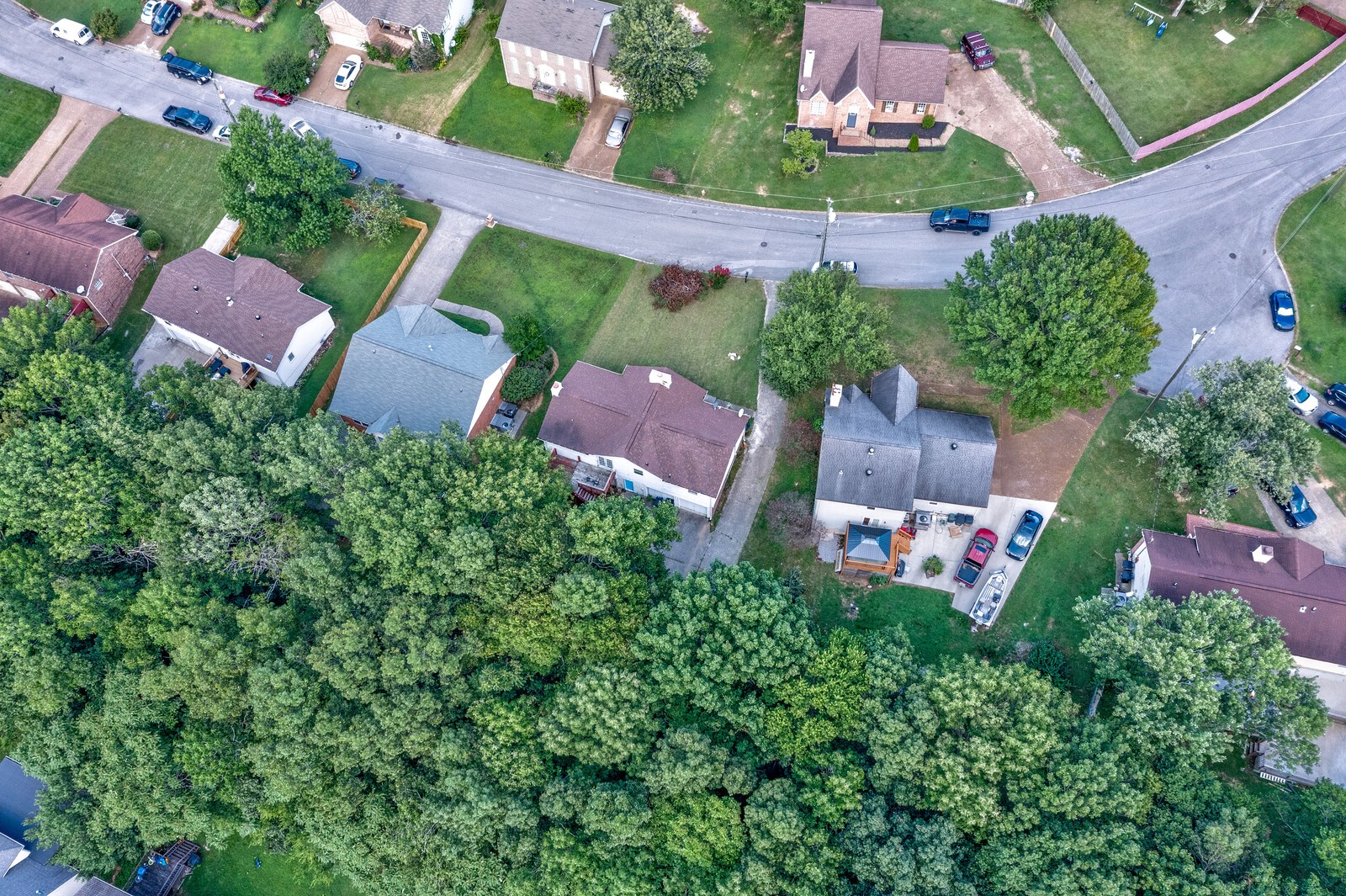 3128 Roundwood Forest Ln